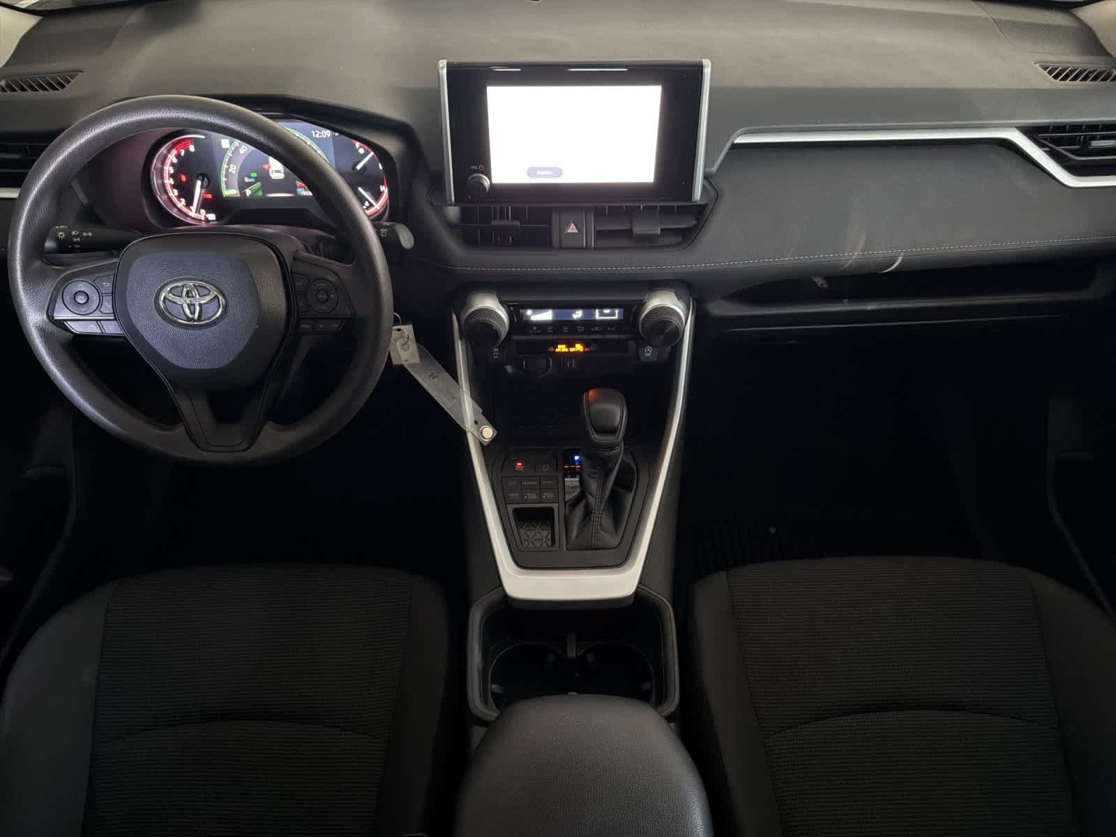 Used 2024 Toyota RAV4 LE AWD/4WD image 3
