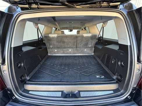 Used 2018 Chevrolet Suburban LT AWD/4WD image 25