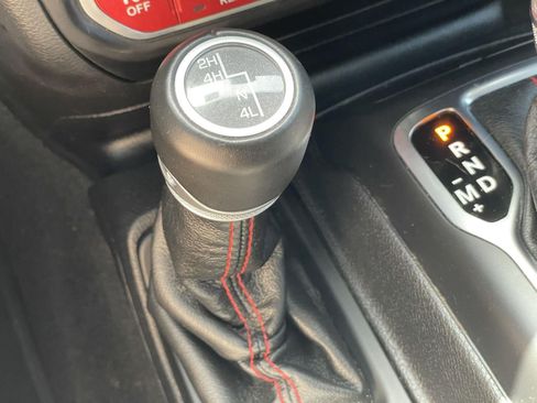 Used 2021 Jeep Gladiator Rubicon AWD/4WD image 31