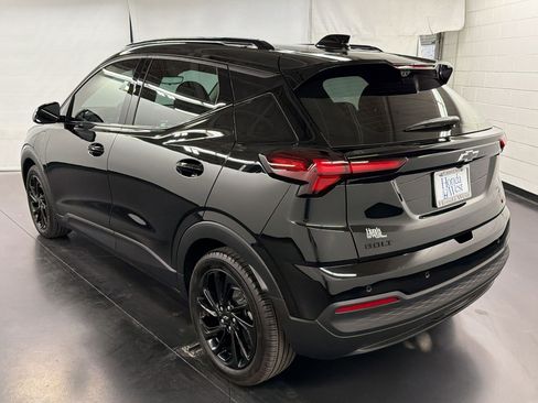 Used 2027 Chevrolet Bolt RS w/ Technology Package FWD image 3