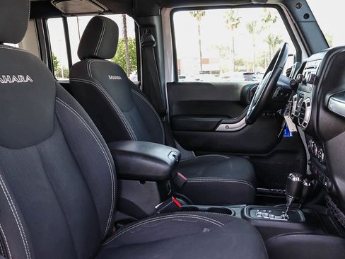 Used 2018 Jeep Wrangler Unlimited Sahara AWD/4WD image 26