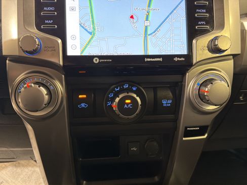 Used 2020 Toyota 4Runner SR5 Premium AWD/4WD image 18