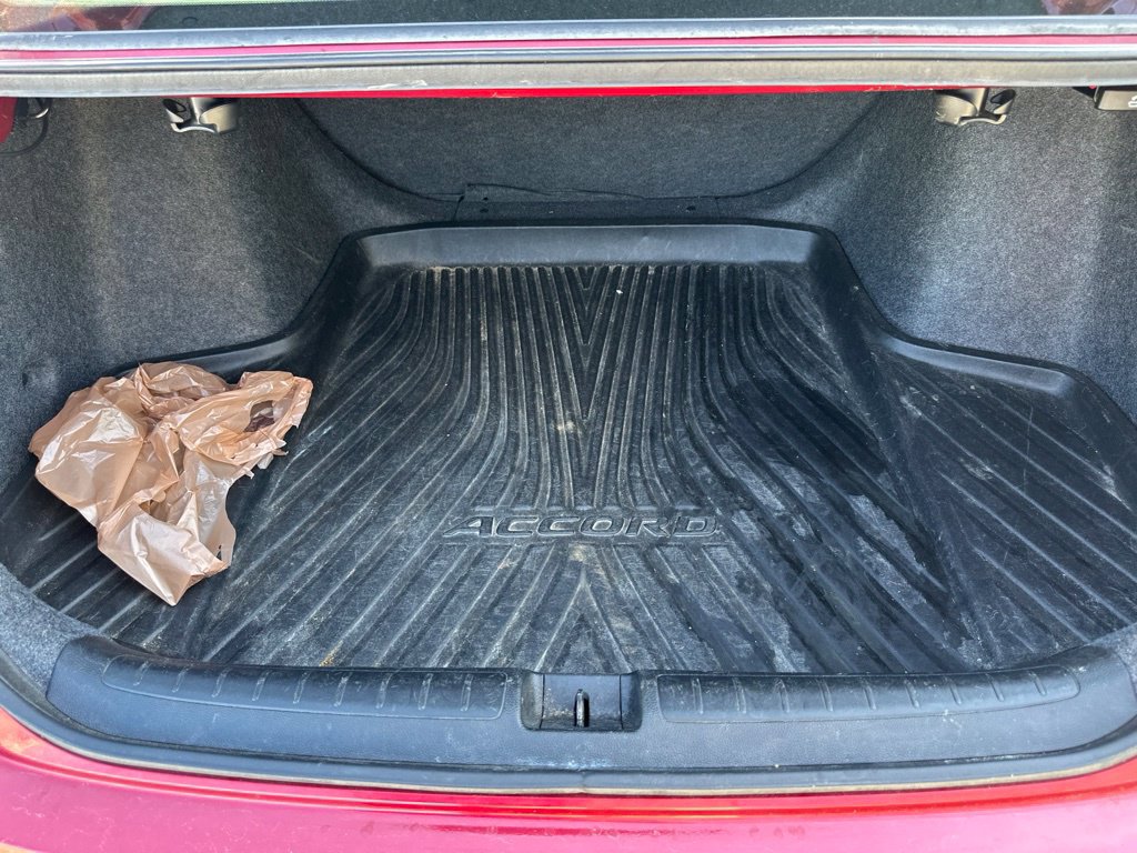Used 2018 Honda Accord LX image 9