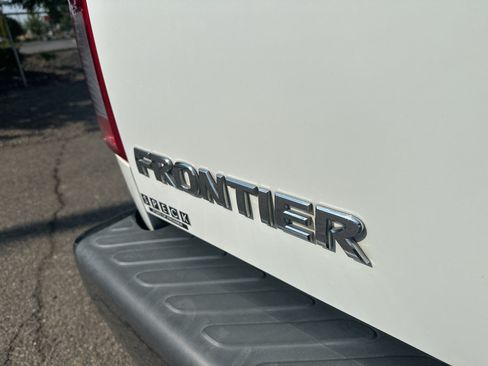 Used 2016 Nissan Frontier SV AWD/4WD image 7