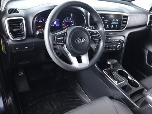 Used 2021 Kia Sportage LX image 9