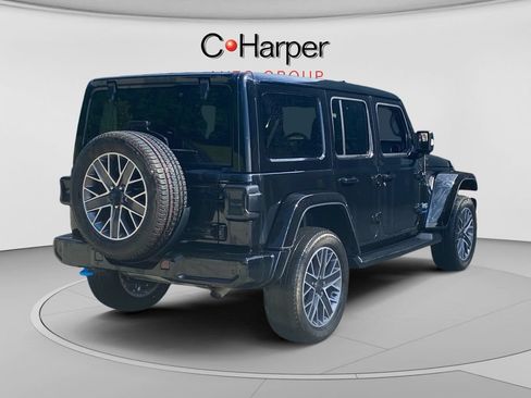 Used 2023 Jeep Wrangler Unlimited Sahara AWD/4WD image 3