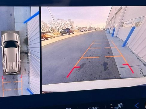 New 2026 Chevrolet Traverse LT w/ Enhanced Driving Package image 18