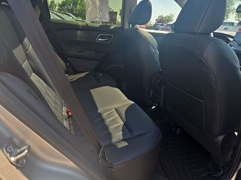 Used 2024 Nissan Rogue Platinum w/ Platinum Premium Package AWD/4WD image 29