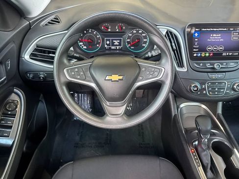 Used 2022 Chevrolet Malibu LT FWD image 13