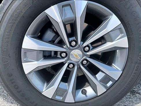 Used 2026 Chevrolet Equinox LT FWD image 9