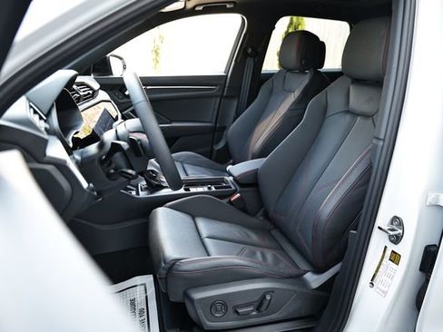 Certified 2025 Audi Q3 2.0T Premium Plus AWD/4WD image 21