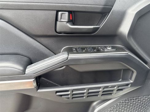 Used 2025 Toyota 4Runner SR5 RWD image 18