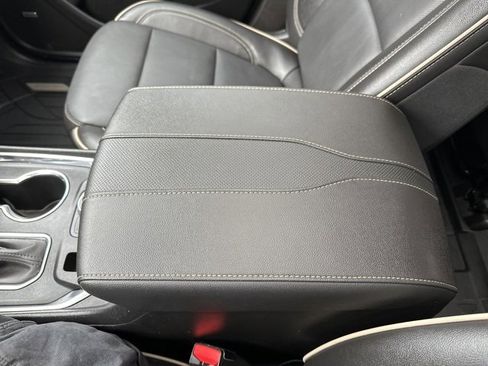 Used 2023 Chevrolet Traverse Premier w/ Redline Edition image 29