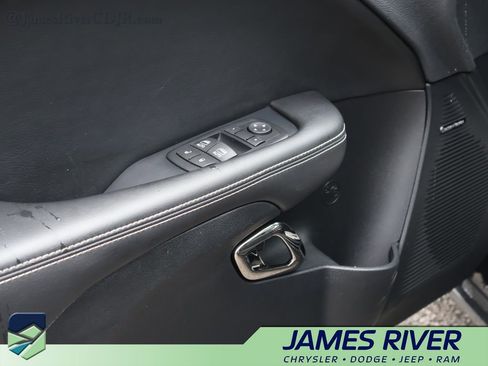 Used 2016 Dodge Challenger SRT Hellcat image 17