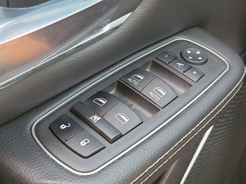 Used 2022 RAM 1500 Laramie image 25