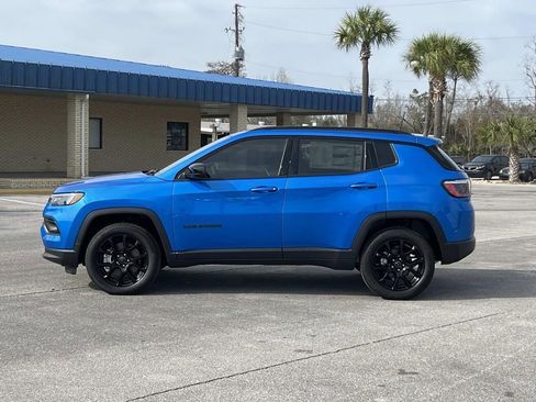 New 2026 Jeep Compass Latitude image 2