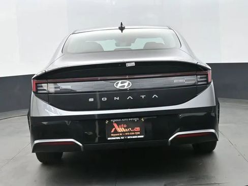 Used 2025 Hyundai Sonata SEL FWD image 8