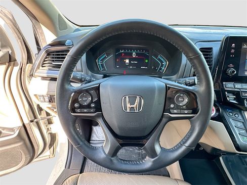 Used 2023 Honda Odyssey Elite image 11