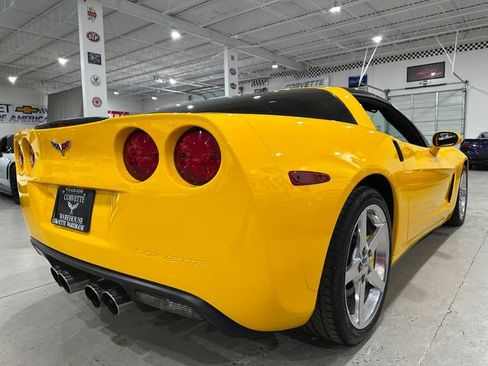 Used 2005 Chevrolet Corvette Coupe w/ Preferred Equipment Group RWD image 4