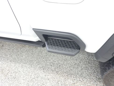 Used 2024 GMC Sierra 2500 AT4X image 27