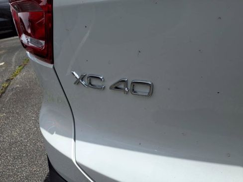 New 2025 Volvo XC40 B5 Core w/ Protection Package Premier image 5