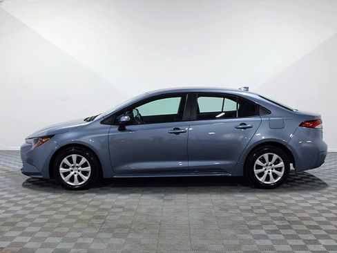 Used 2024 Toyota Corolla LE image 3