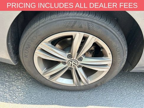 Used 2024 Volkswagen Jetta SE FWD image 10