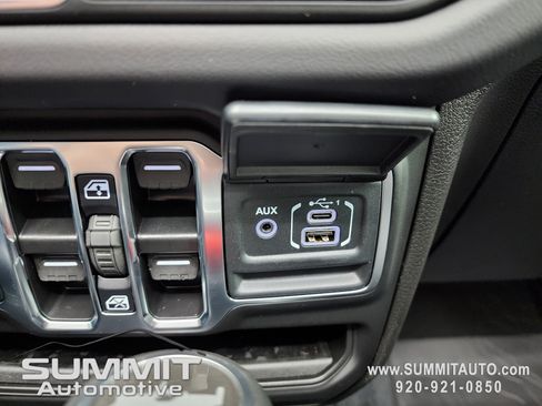 New 2025 Jeep Wrangler Sahara w/ Technology Group image 59