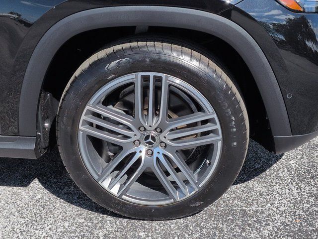 Used 2025 Mercedes-Benz GLS 450 4MATIC image 10