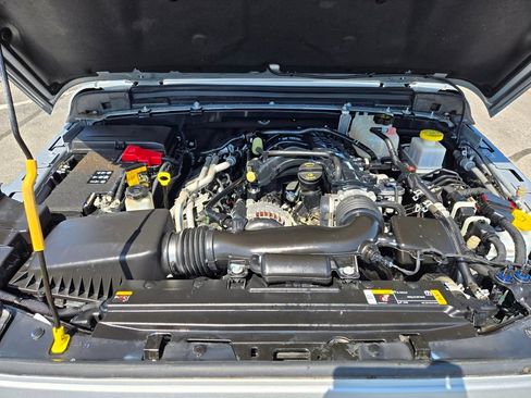 Used 2023 Jeep Gladiator Sport AWD/4WD image 34