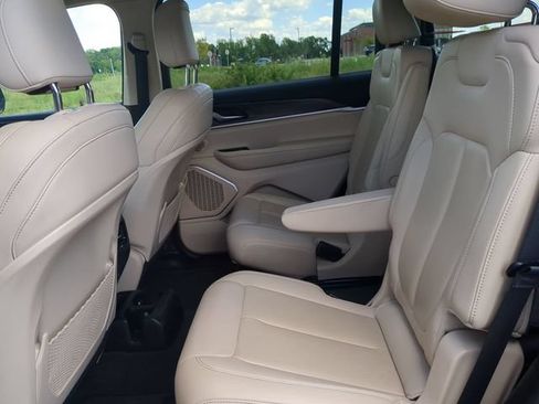 Used 2021 Jeep Grand Cherokee L Limited AWD/4WD image 13