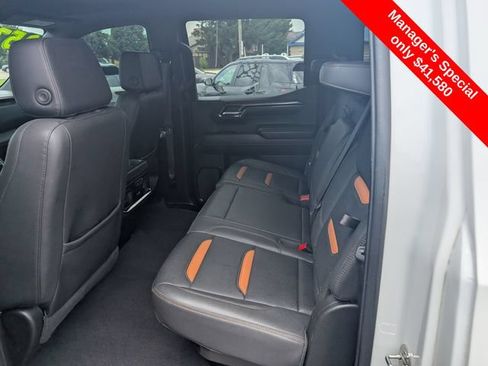 Used 2024 GMC Sierra 1500 AT4 w/ Technology Package AWD/4WD image 11