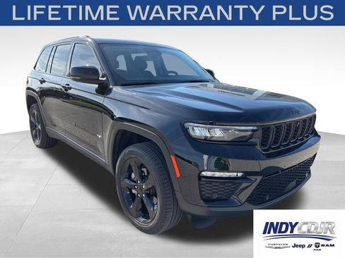Used 2023 Jeep Grand Cherokee Limited w/ Luxury Tech Group II AWD/4WD image 3