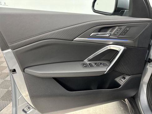 Used 2025 BMW X2 xDrive28i w/ Technology Package image 26