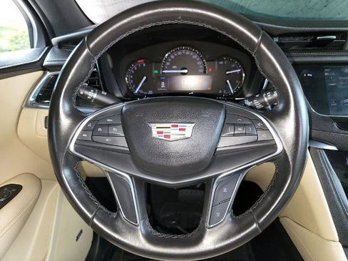 Used 2019 Cadillac XT5 FWD image 22