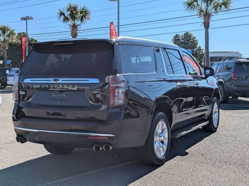 Used 2021 Chevrolet Suburban Premier RWD image 3
