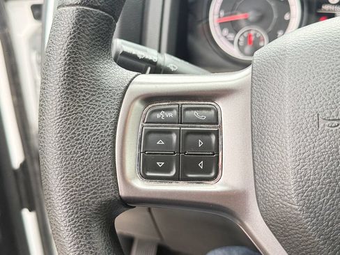 Used 2022 RAM 1500 Classic SLT AWD/4WD image 14