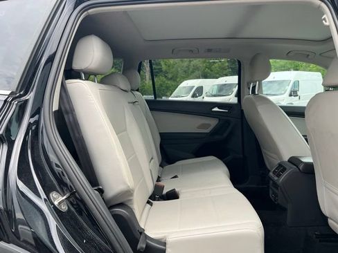 Used 2021 Volkswagen Tiguan SEL AWD/4WD image 14
