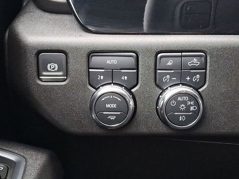 Used 2025 GMC Sierra 1500 SLT image 23