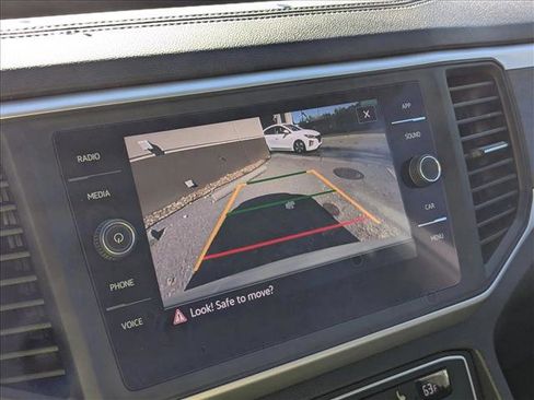 Used 2021 Volkswagen Atlas SE image 19