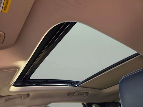 Used 2020 Ford Escape Titanium image 24