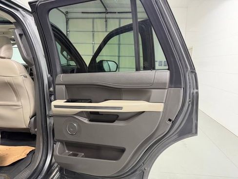 Used 2021 Ford Expedition XLT AWD/4WD image 16