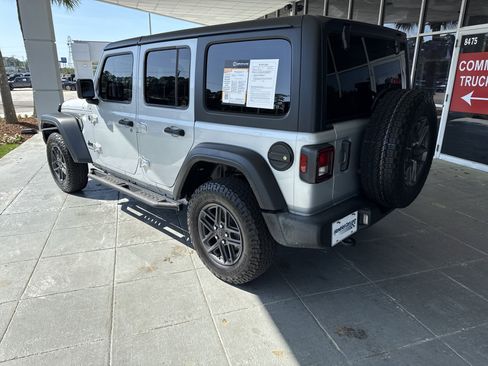 Used 2024 Jeep Wrangler Unlimited Sport AWD/4WD image 23