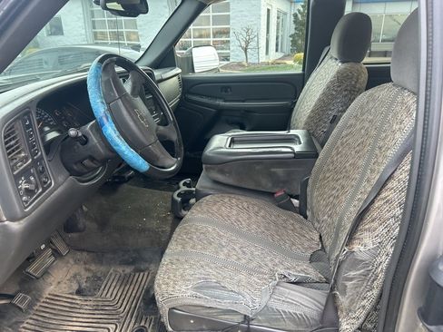 Used 2005 Chevrolet Silverado 2500 LS w/ Heavy-Duty Power Package image 4