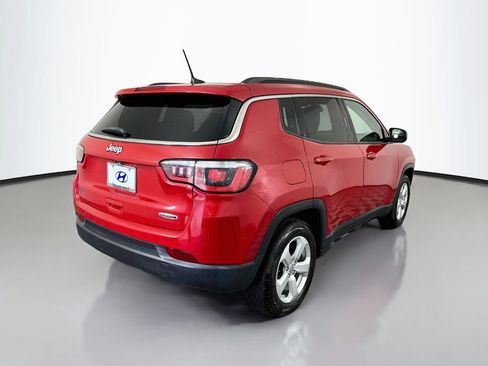 Used 2019 Jeep Compass Latitude FWD image 5