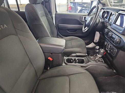 Used 2020 Jeep Wrangler Unlimited Sahara image 10