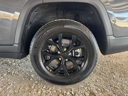 Used 2025 Jeep Grand Cherokee L Altitude image 44