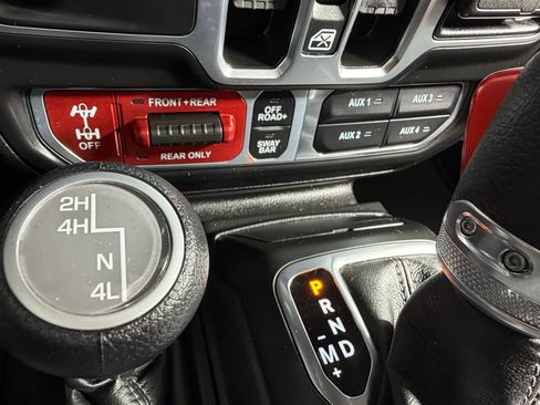 Used 2025 Jeep Wrangler Unlimited Rubicon image 22