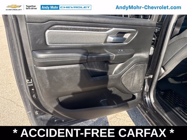 Used 2019 RAM 1500 4x4 Crew Cab image 13