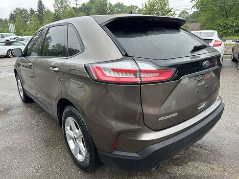 Used 2019 Ford Edge SE FWD image 4